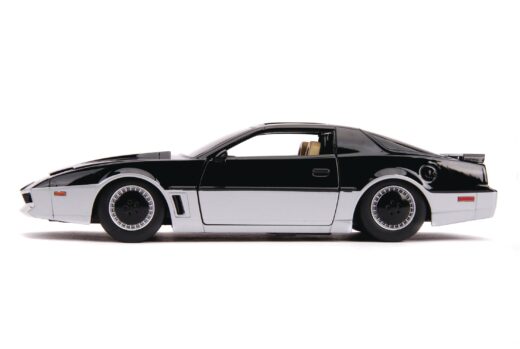 KNIGHT RIDER HWR K.A.R.R. W/ LIGHT 1/24 DIE-CAST VEH (Net) (